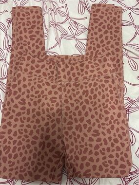 Uniqlo Mauve Leopard Print High-Rise Leggings